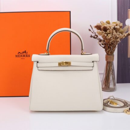 Hermès Kelly 𝐓𝐨𝐠𝐨 Calf Gold hardware Milkshake white size: 𝟮𝟱𝐶𝑚/ 𝟮𝟴𝐶𝑚
