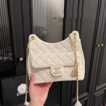Chanel HOBO bag Oil wax leather white 3690 size: 22*20cm