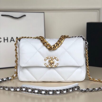 chanel Model :s1160 Shoulder bag with chain size: 26cm