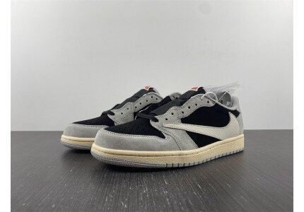 Travis Scott x Air Jordan 1 Low