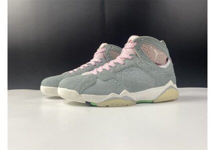Air Jordan 7 Retro Neutral Grey